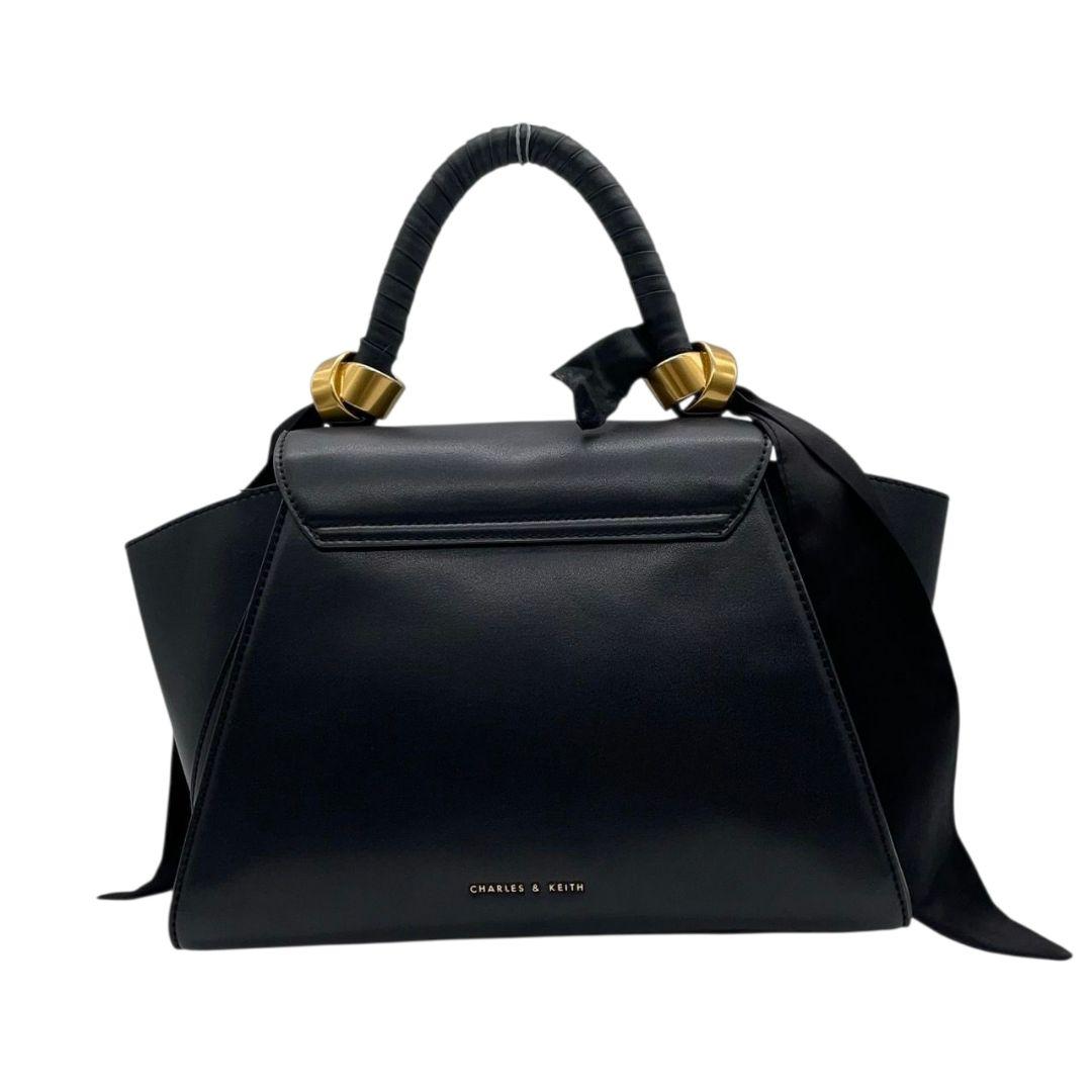 美品 チャールズアンドキース ハンドバッグ 黒 フラップ 2way 斜め掛け可 T4 ショルダーバッグ トートバッグ CHARLES & KEITH レザー 本革 ロゴ ゴールド金具 自立可 ブラック