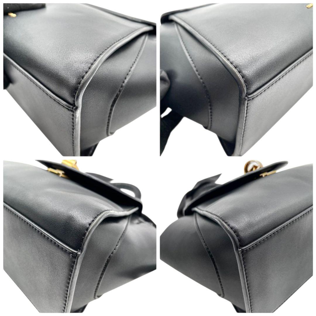 美品 チャールズアンドキース ハンドバッグ 黒 フラップ 2way 斜め掛け可 T4 ショルダーバッグ トートバッグ CHARLES & KEITH レザー 本革 ロゴ ゴールド金具 自立可 ブラック