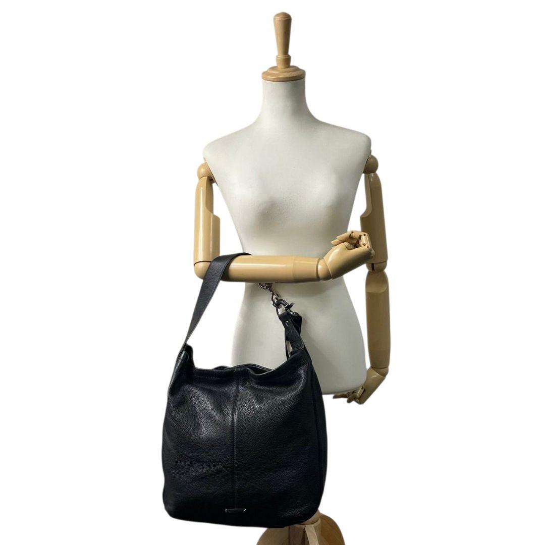 美品 コーチ ハンドバッグ 黒 ワンショルダー レザー 本革 アベリー トートバッグ A4収納 ロゴタグ ロゴプレート シルバー金具 肩掛け可 肩かけ可 COACH A1480-F23309 スモール ホーボー s96 ブラック 上品 高級感