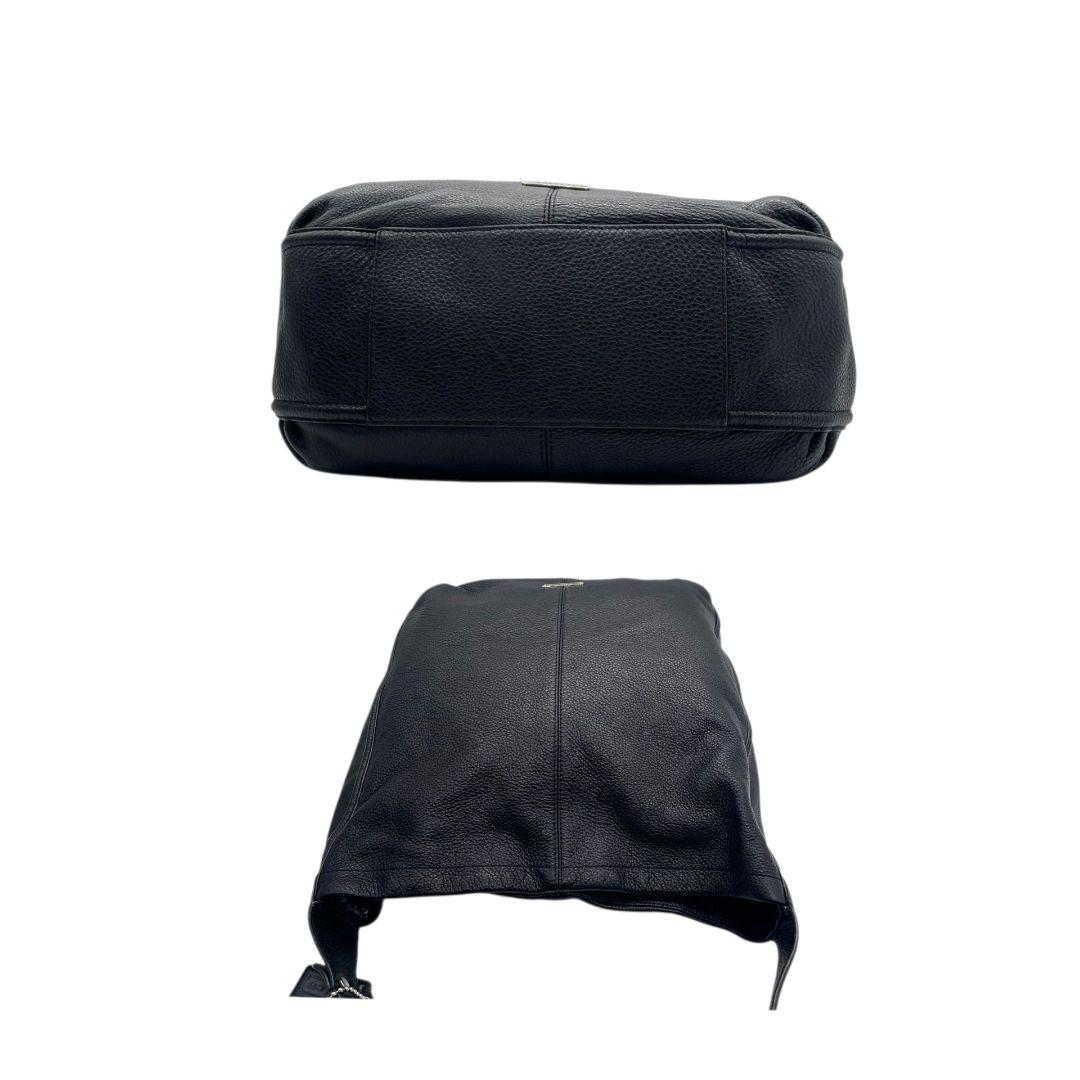 美品 コーチ ハンドバッグ 黒 ワンショルダー レザー 本革 アベリー トートバッグ A4収納 ロゴタグ ロゴプレート シルバー金具 肩掛け可 肩かけ可 COACH A1480-F23309 スモール ホーボー s96 ブラック 上品 高級感