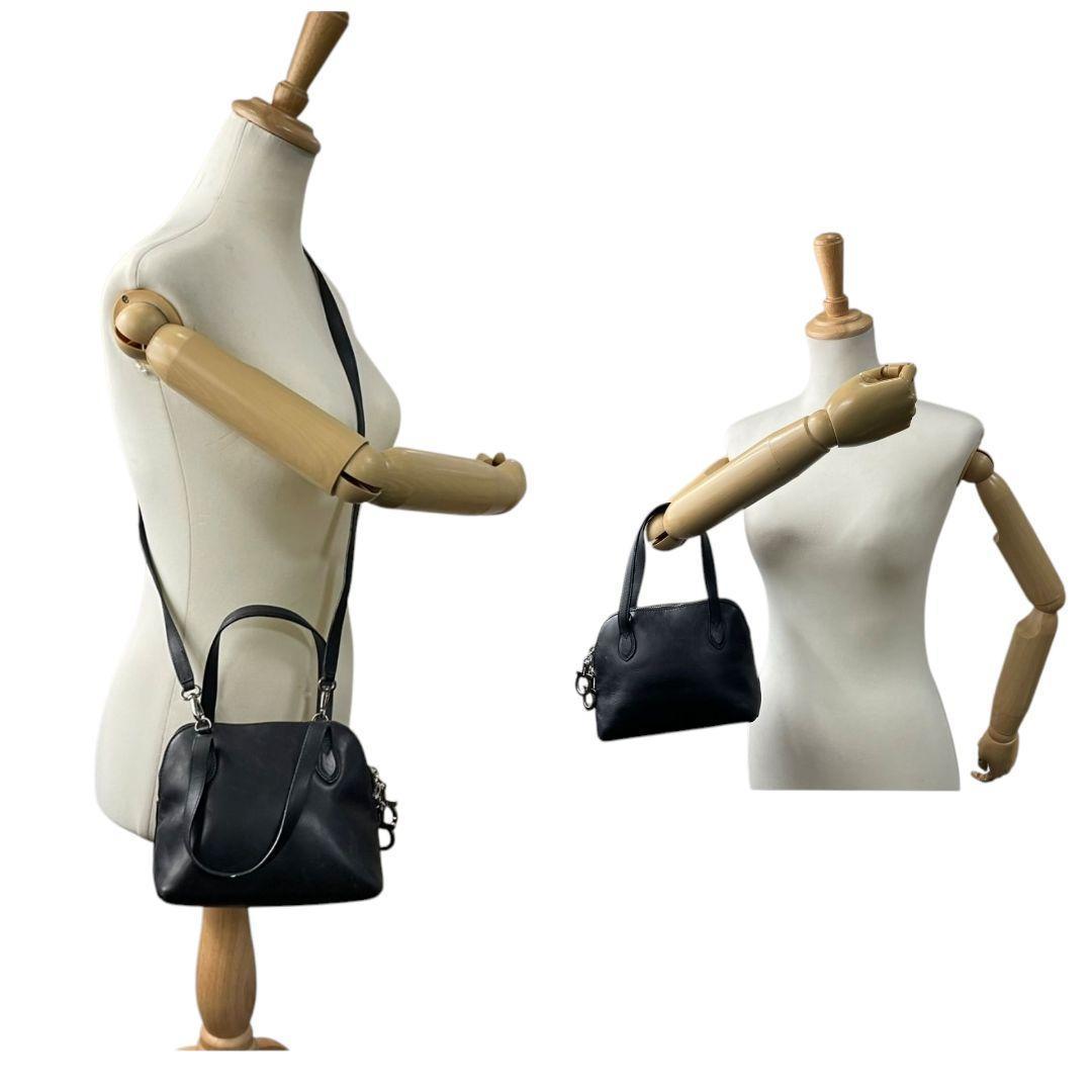 美品 フェラガモ ハンドバッグ 2way 黒 ガンチーニ チャーム付き レザー 本革 ショルダーバッグ 斜め掛け可 自立可 シルバー金具 Salvatore Ferragamo ブラック E6 6664