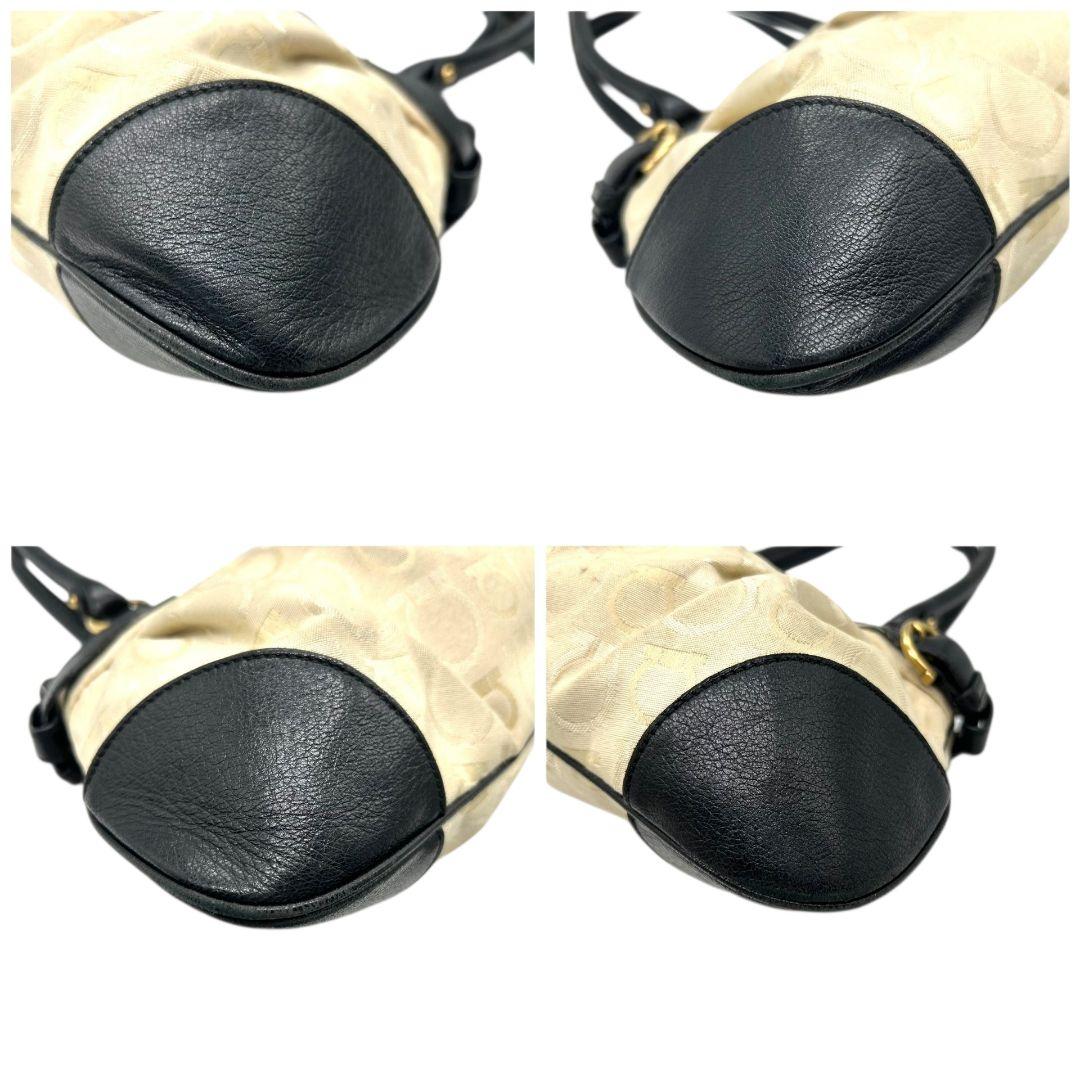 フェラガモ Salvatore Ferragamo ハンドバッグ ガンチーニ ベージュ×黒 キャンバス レザー ワンショルダー トートバッグ 肩掛け可 ゴールド金具 AU-21/6326　s49