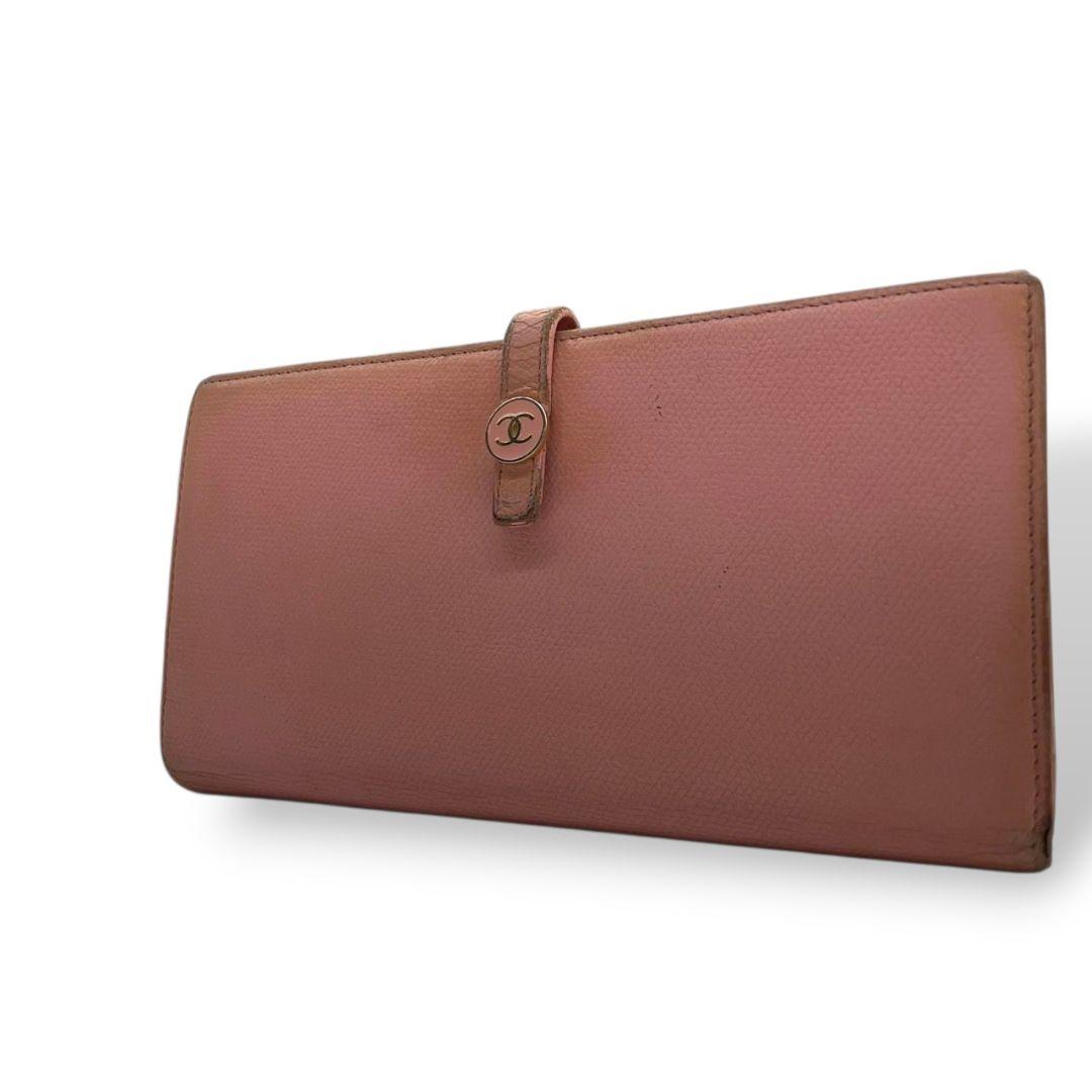 美品 シャネル 長財布 ピンク ココマーク フラップ レザー 本革 ゴールド金具 ロゴ 上品 CHANEL W1