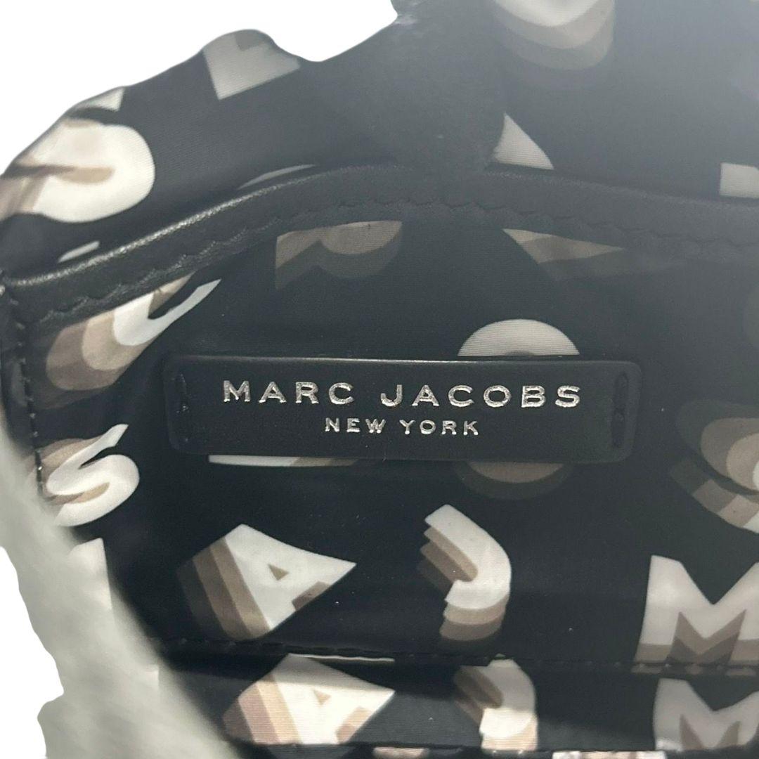 美品 マークジェイコブス MARC JACOBS ショルダーバッグ ロゴ ブラック 黒 レザー 本革 斜め掛け可 シルバー金具 ロゴプレート ブランドロゴ E6