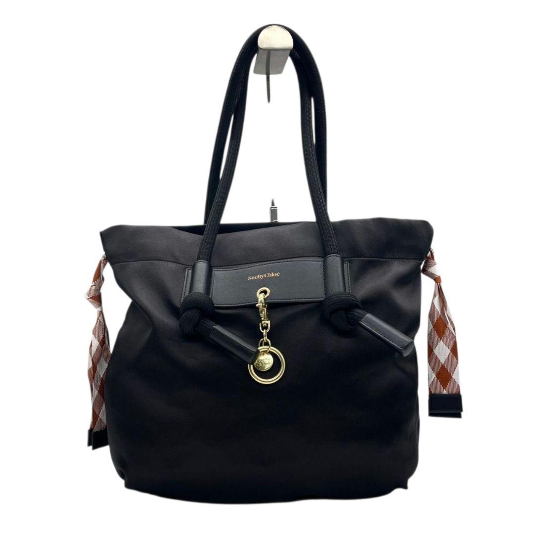 シーバイクロエ トートバッグ 黒 ロゴ チャーム キャンバス ワンショルダー u17 A4収納 ハンドバッグ 肩掛け可 肩かけ可 ブラック ゴールド金具 スカーフ レザー SeeByChloe