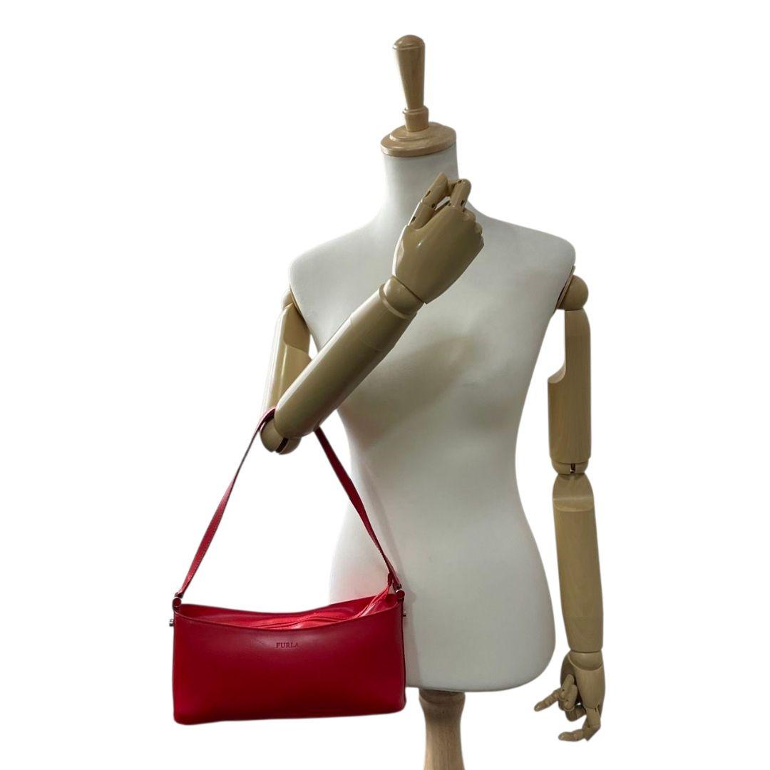フルラ FURLA ハンドバッグ 赤 レッド ロゴ ワンショルダー トートバッグ レザー 本革 肩掛け可 シルバー金具 ロゴプレート T1 レディース