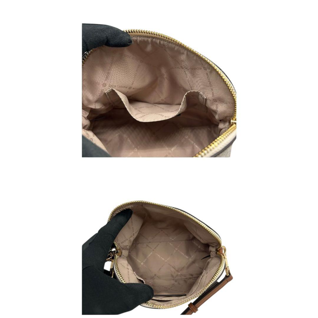 美品　マイケルコース　ショルダーバッグ　白　モノグラム　斜め掛け可　s15　PVC　レザー　本革　ホワイト　ブラウン　自立可　ゴールド金具　ロゴ　チャーム付き