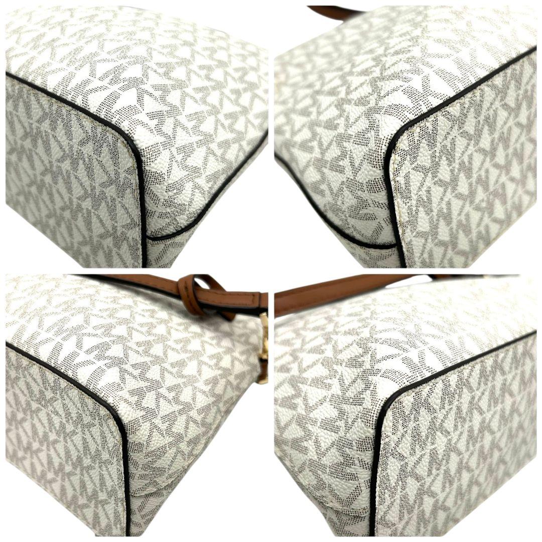 美品　マイケルコース　ショルダーバッグ　白　モノグラム　斜め掛け可　s15　PVC　レザー　本革　ホワイト　ブラウン　自立可　ゴールド金具　ロゴ　チャーム付き