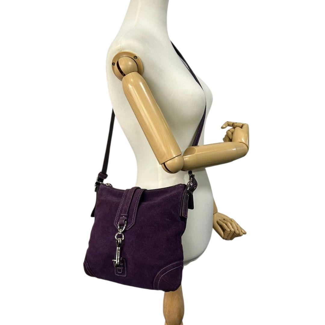 COACH コーチ ショルダーバッグ パープル 斜め掛け可 スエード レザー 本革 シルバー金具 チャーム付き s44