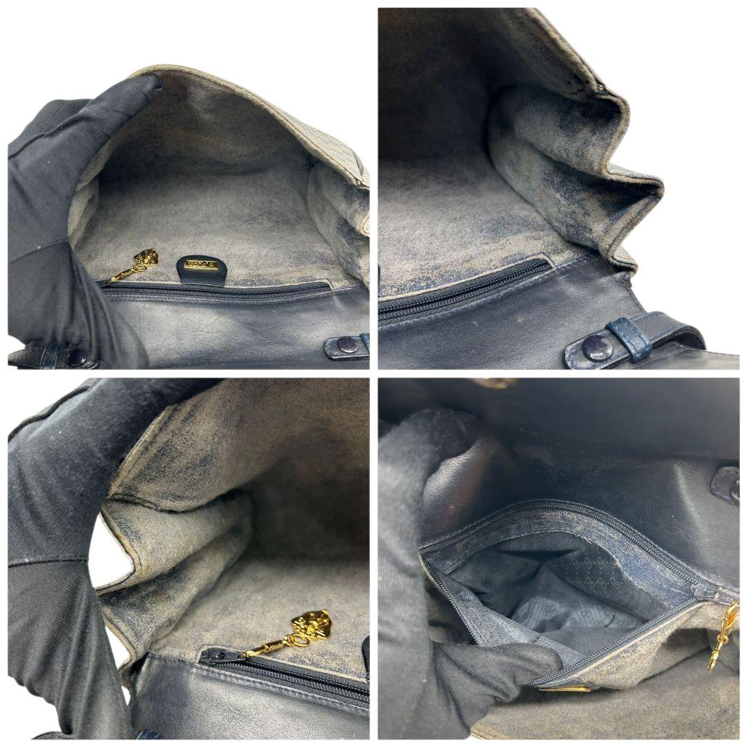 GUCCI グッチ ショルダーバッグ マイクロGG ネイビー 紺 PVC レザー フラップ 斜め掛け可 ゴールド金具 ロゴプレート クレストロゴ ヴィンテージ