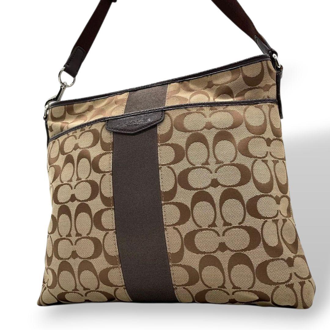 コーチ　ショルダーバッグ　茶　シグネチャー　斜め掛け可　A4収納　T7　COACH　キャンバス　レザー　本革　シルバー金具　F28502　ブラウン