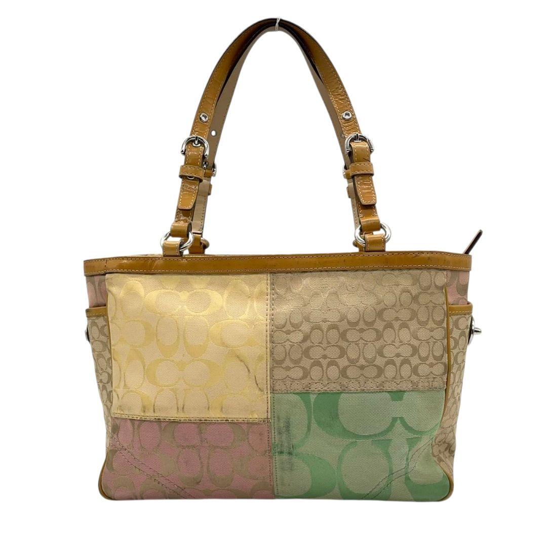 コーチ　ハンドバッグ　マルチカラー　パッチワーク　シグネチャー　ワンショルダー　T4　トートバッグ　キャンバス　パテントレザー　本革　肩掛け可　肩かけ可　シルバー金具　F14868　ピンク　イエロー　グリーン　COACH