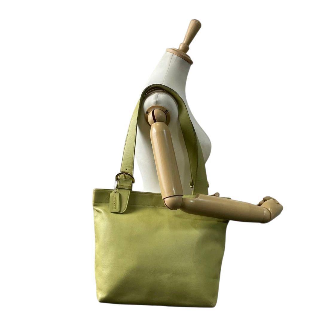 COACH コーチ トートバッグ レガシー グリーン レザー 本革 ワンショルダー A4収納 肩掛け可 ハンドバッグ u5