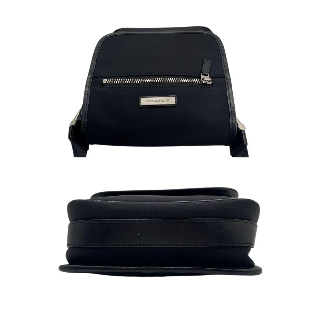 バーバリー ショルダーバッグ 黒 ブラック ロゴプレート フラップ ナイロン レザー 斜め掛け可 シルバー金具 シンプル 高級感 BURBERRY S18