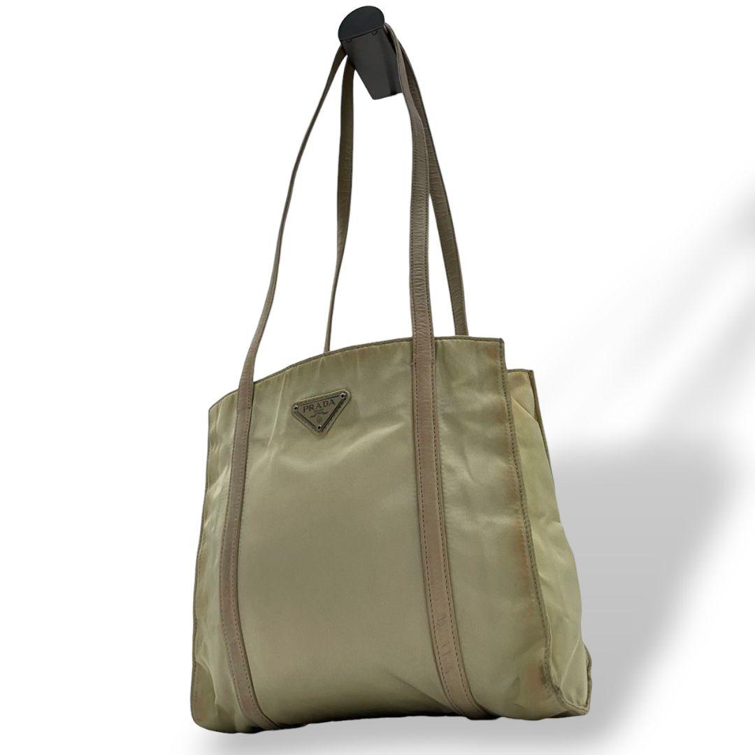 プラダ テスート トートバッグ ベージュ 三角ロゴプレート シルバー金具 ワンショルダー 肩掛け可 レザー ハンドバッグ