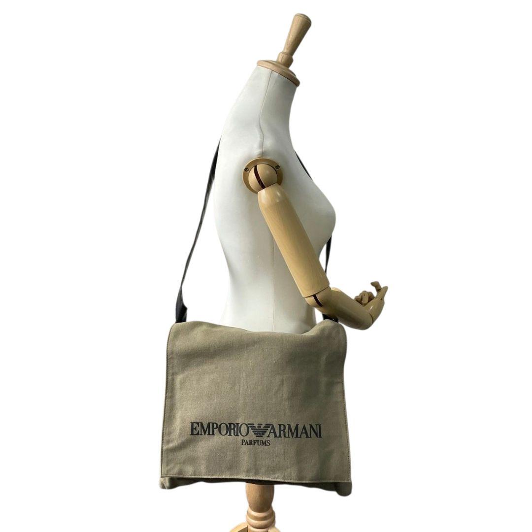 エンポリオアルマーニ　ショルダーバッグ　緑　ブランドロゴ　フラップ　A4収納　T6　キャンバス　斜め掛け可　グリーン　ブラック　黒　EMPORIO ARMANI　オシャレ　本物保証　鑑定済　スピード発送