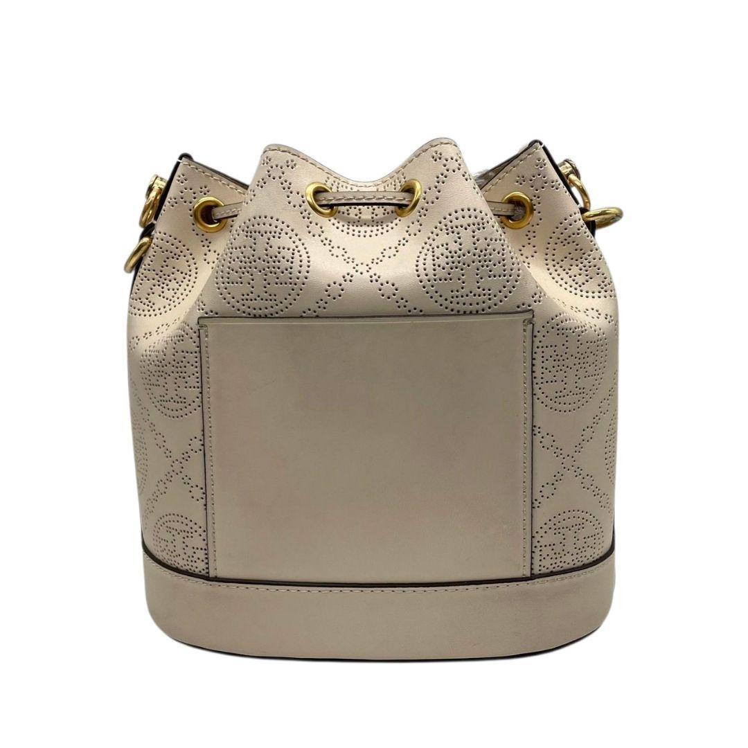 美品 トリーバーチ ショルダーバッグ マックグロー アイボリー パンチング 巾着 ベージュ レザー 本革 斜め掛け可 自立可 ロゴ金具 ゴールド金具 TORY BURCH