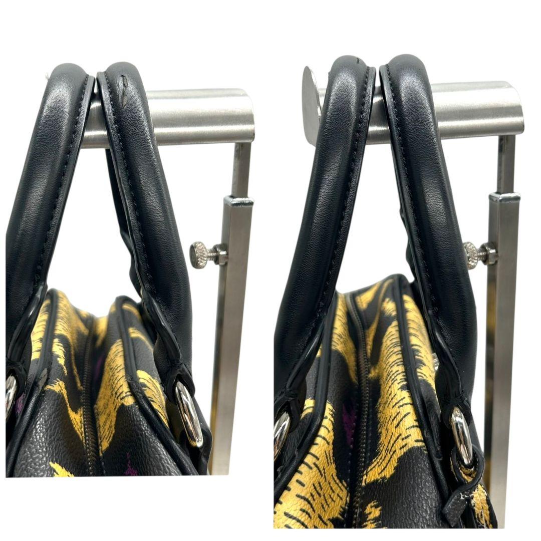 ヴィヴィアンウエストウッド ハンドバッグ 2WAY ショルダーバッグ 黒 ブラック レオパード柄 イエロー PVC アングロマニア トートバッグ オーブ チャーム付き