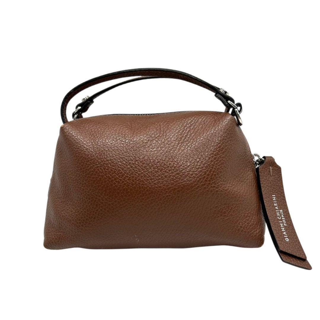 ジャンニキアリーニ GIANNI CHIARINI ハンドバッグ 2WAY 茶 アリファ 561 レザー シュリンクレザー ロゴチャーム ミニボストン シルバー金具 自立可 斜め掛け可 本革 ブラウン レディース