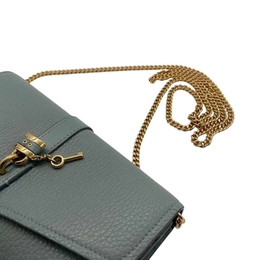 美品 クロエ ショルダーバッグ ショルダーウォレット チェーンウォレット アビー ABY 水色 ブルー レザー 本革 フラップ カデナ キー ゴールド金具 本物保証 鑑定済 C24NKH s85