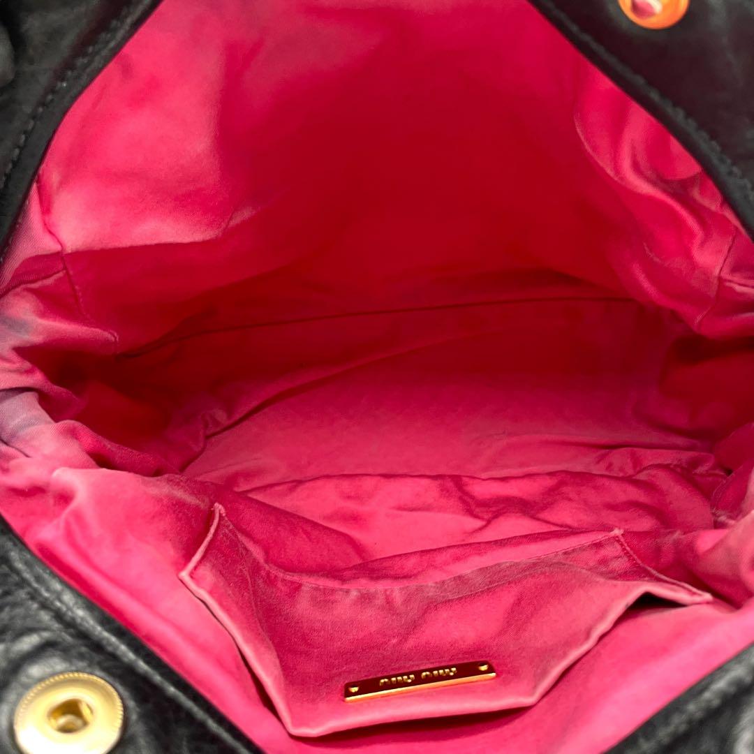 良品 miu miu ミュウミュウ C4 ハンドバッグ ナッパレザー 黒 ブラック 南京錠チャーム ゴールド金具 トートバッグ コンパクト 00s Y2K Archive レディース C4