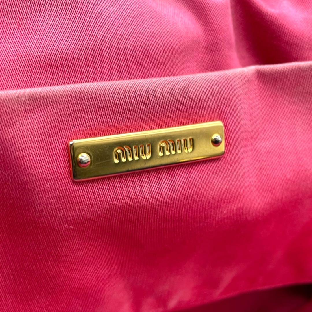 良品 miu miu ミュウミュウ C4 ハンドバッグ ナッパレザー 黒 ブラック 南京錠チャーム ゴールド金具 トートバッグ コンパクト 00s Y2K Archive レディース C4