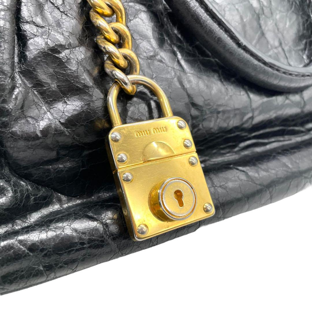 良品 miu miu ミュウミュウ C4 ハンドバッグ ナッパレザー 黒 ブラック 南京錠チャーム ゴールド金具 トートバッグ コンパクト 00s Y2K Archive レディース C4