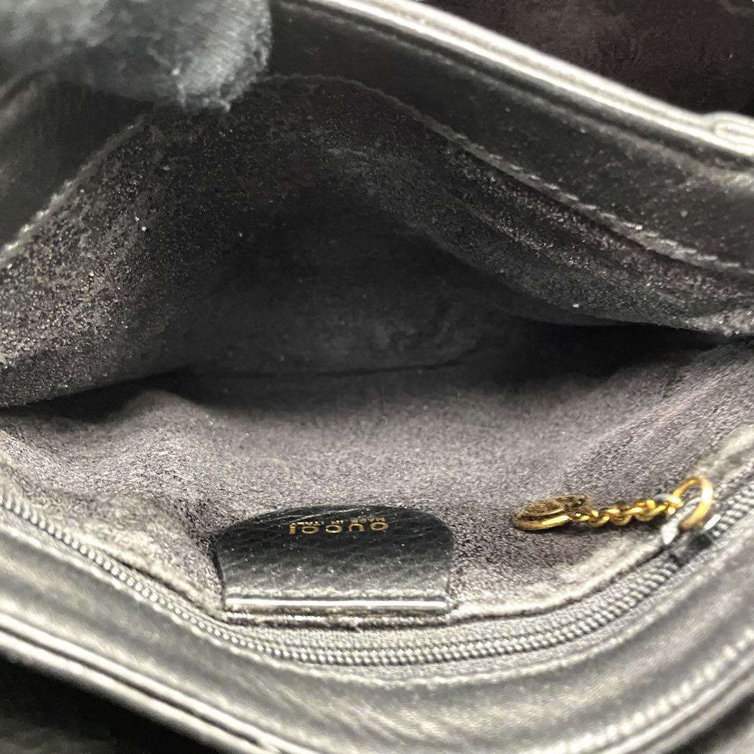 グッチ ショルダーバッグ ブラック ホースシュー ヴィンテージ 斜め掛け クロスボディー D2 フラップ ゴールド金具 刻印 コンパクト オールドグッチ GUCCI レザー レディース バッグ