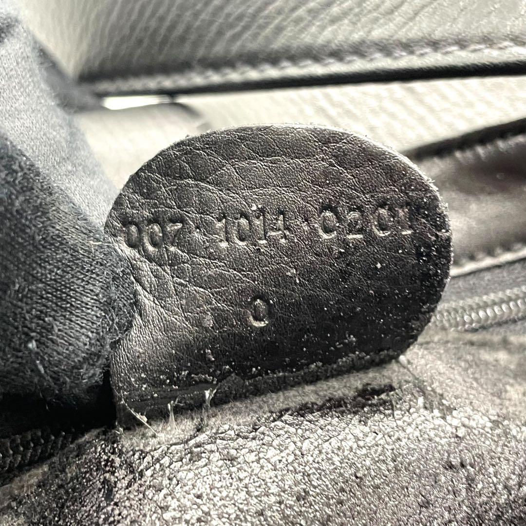 グッチ ショルダーバッグ ブラック ホースシュー ヴィンテージ 斜め掛け クロスボディー D2 フラップ ゴールド金具 刻印 コンパクト オールドグッチ GUCCI レザー レディース バッグ