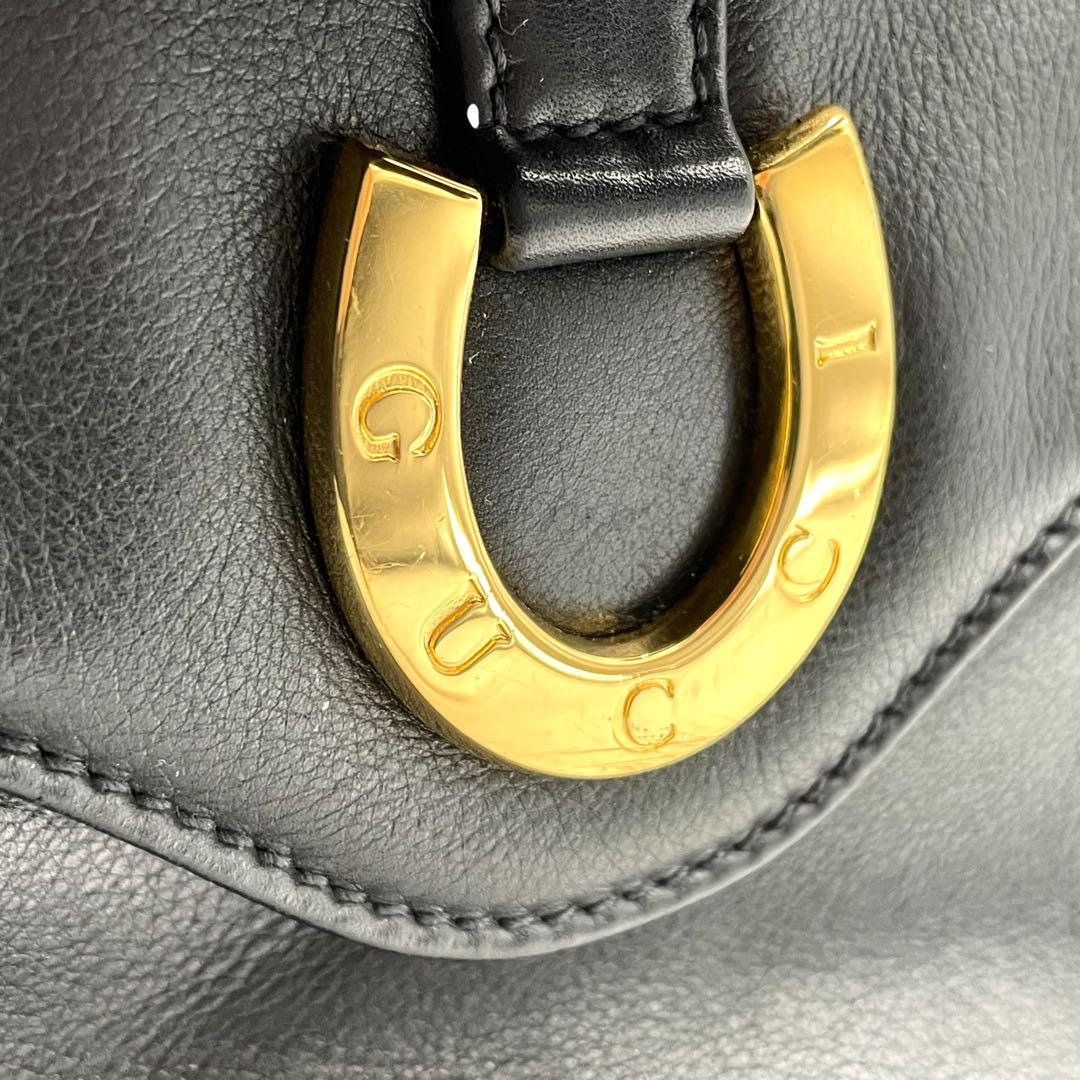 グッチ ショルダーバッグ ブラック ホースシュー ヴィンテージ 斜め掛け クロスボディー D2 フラップ ゴールド金具 刻印 コンパクト オールドグッチ GUCCI レザー レディース バッグ