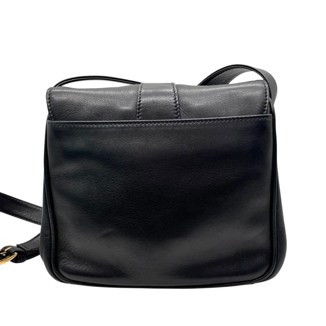 グッチ ショルダーバッグ ブラック ホースシュー ヴィンテージ 斜め掛け クロスボディー D2 フラップ ゴールド金具 刻印 コンパクト オールドグッチ GUCCI レザー レディース バッグ