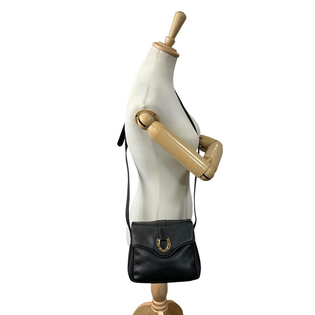 グッチ ショルダーバッグ ブラック ホースシュー ヴィンテージ 斜め掛け クロスボディー D2 フラップ ゴールド金具 刻印 コンパクト オールドグッチ GUCCI レザー レディース バッグ