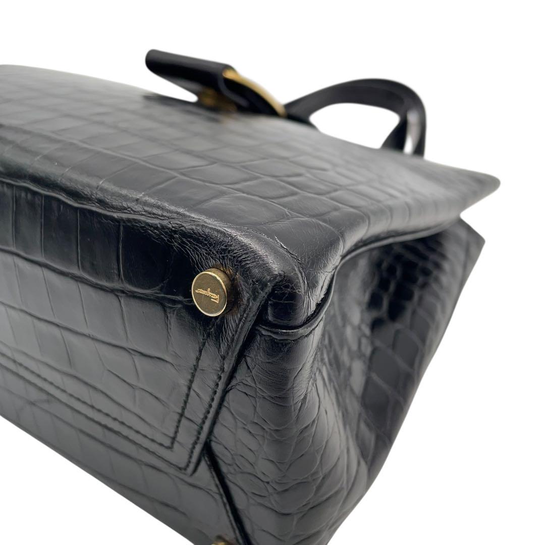 フェラガモ ハンドバッグ ヴァラリボン 型押し フラップ レザー 自立型 コンパクト ゴールド金具 ロゴ刻印 レディース Salvatore Ferragamo s87