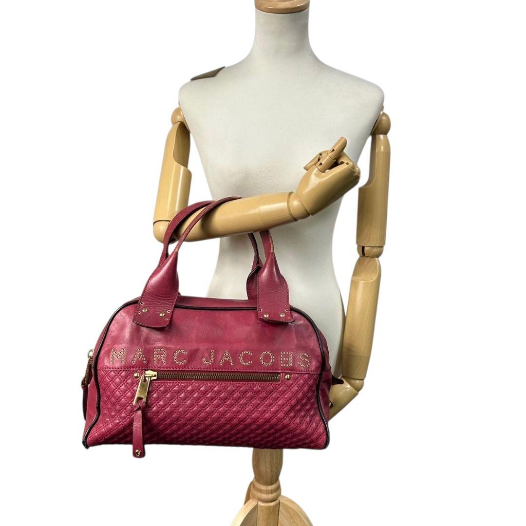 マークジェイコブス ハンドバッグ 赤 レッド キルティング スタッズロゴ レザー 本革 ミニボストン トートバッグ ワンショルダー 肩掛け可 ゴールド金具 MARC JACOBS s38