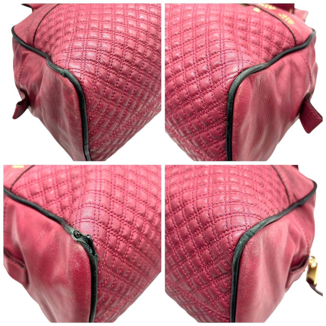 マークジェイコブス ハンドバッグ 赤 レッド キルティング スタッズロゴ レザー 本革 ミニボストン トートバッグ ワンショルダー 肩掛け可 ゴールド金具 MARC JACOBS s38