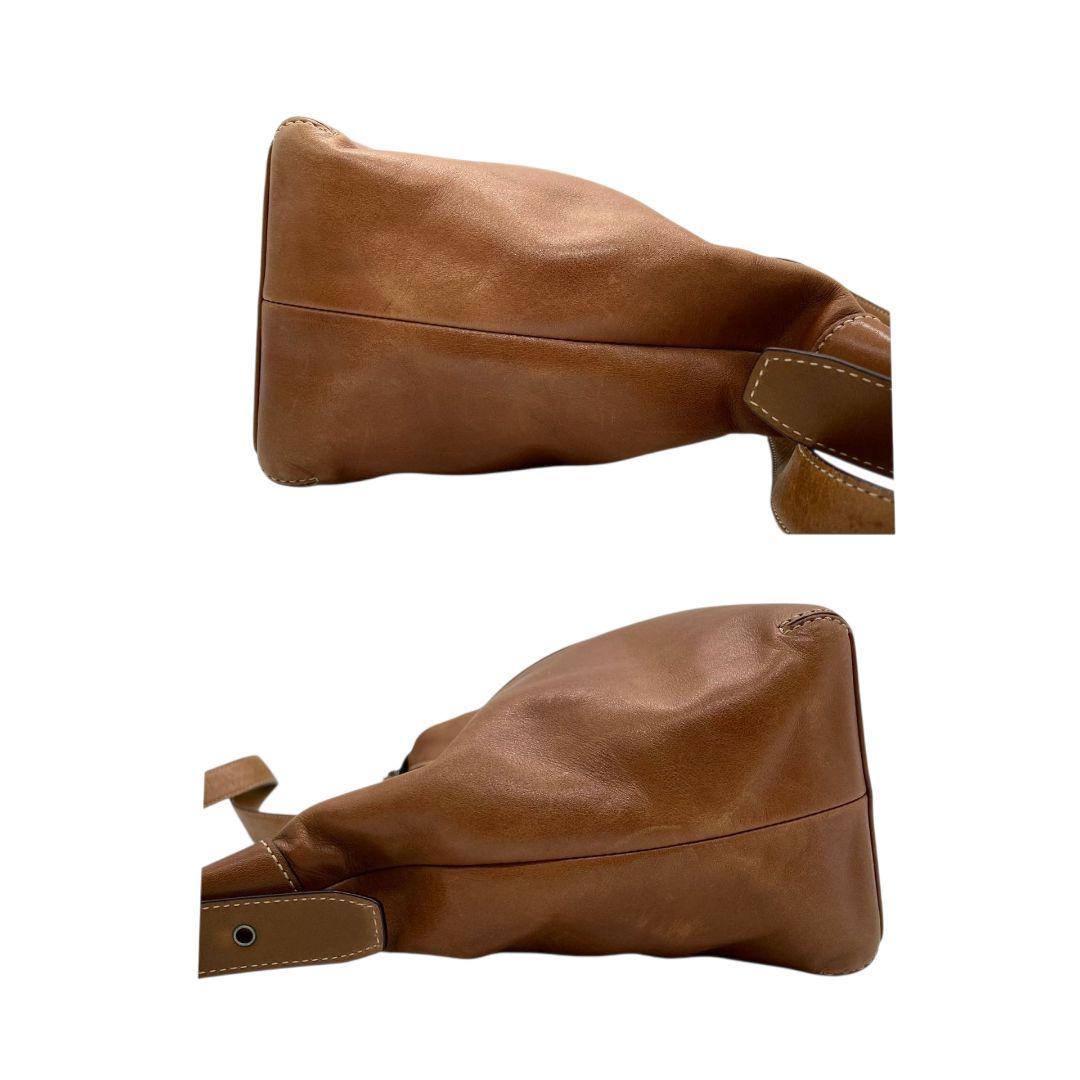 コーチ　ショルダーバッグ　茶　ホーボー　斜め掛け可　レザー　本革　T7　COACH　シルバー金具　9566　ブラウン