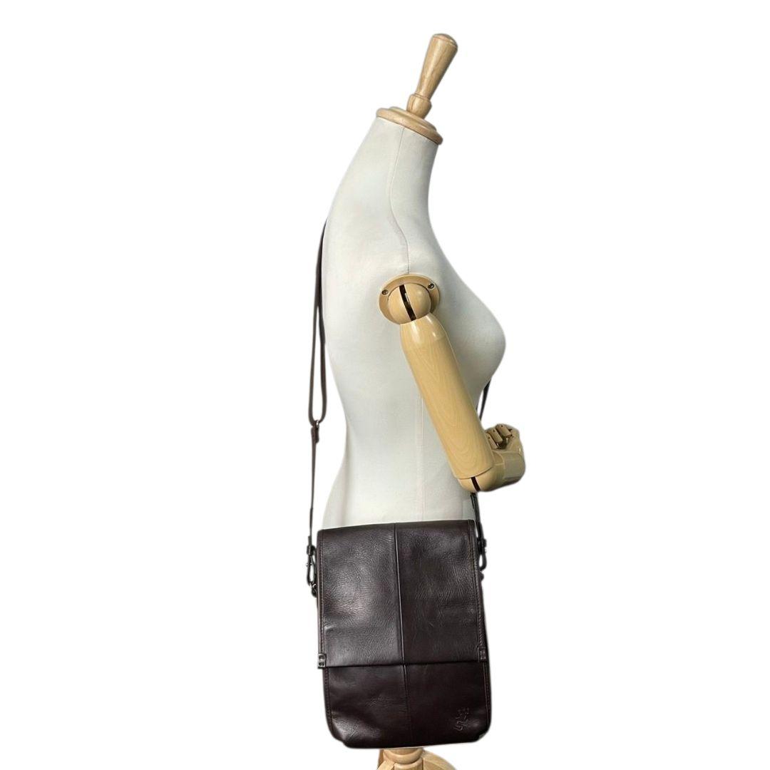 美品 アニエスベー ショルダーバッグ 茶 ブラウン ベージュ バイカラー フラップ レザー 本革 キャンバス 斜め掛け可 シルバー金具 ロゴ s20