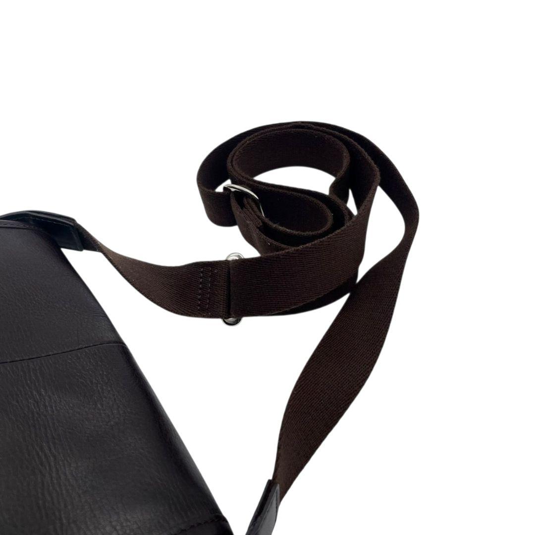 美品 アニエスベー ショルダーバッグ 茶 ブラウン ベージュ バイカラー フラップ レザー 本革 キャンバス 斜め掛け可 シルバー金具 ロゴ s20