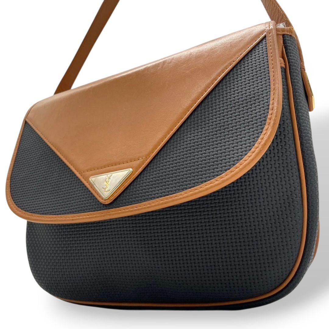 イヴサンローラン フラップ レザー ショルダーバッグ ブラック ブラウン YSLロゴプレート 斜め掛け可 本革