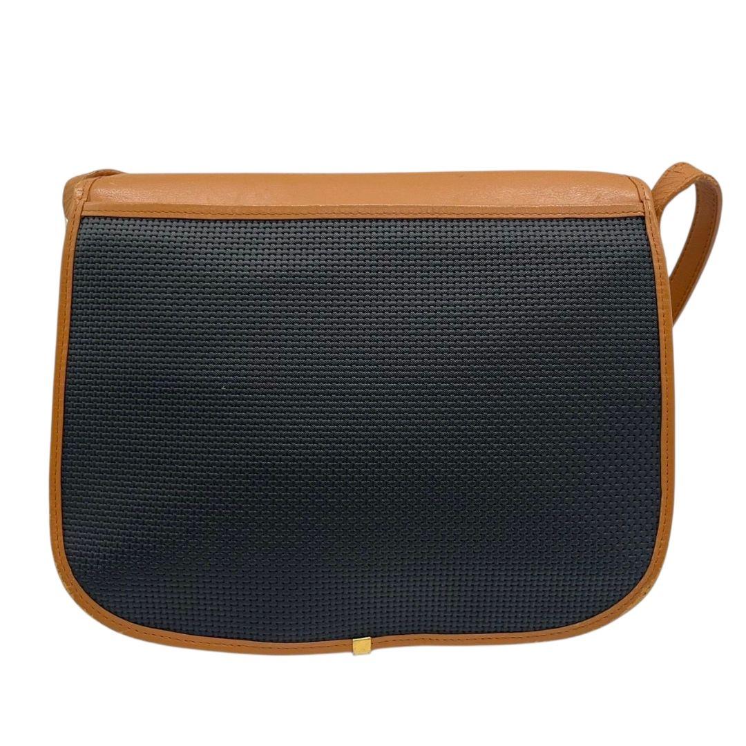 イヴサンローラン フラップ レザー ショルダーバッグ ブラック ブラウン YSLロゴプレート 斜め掛け可 本革