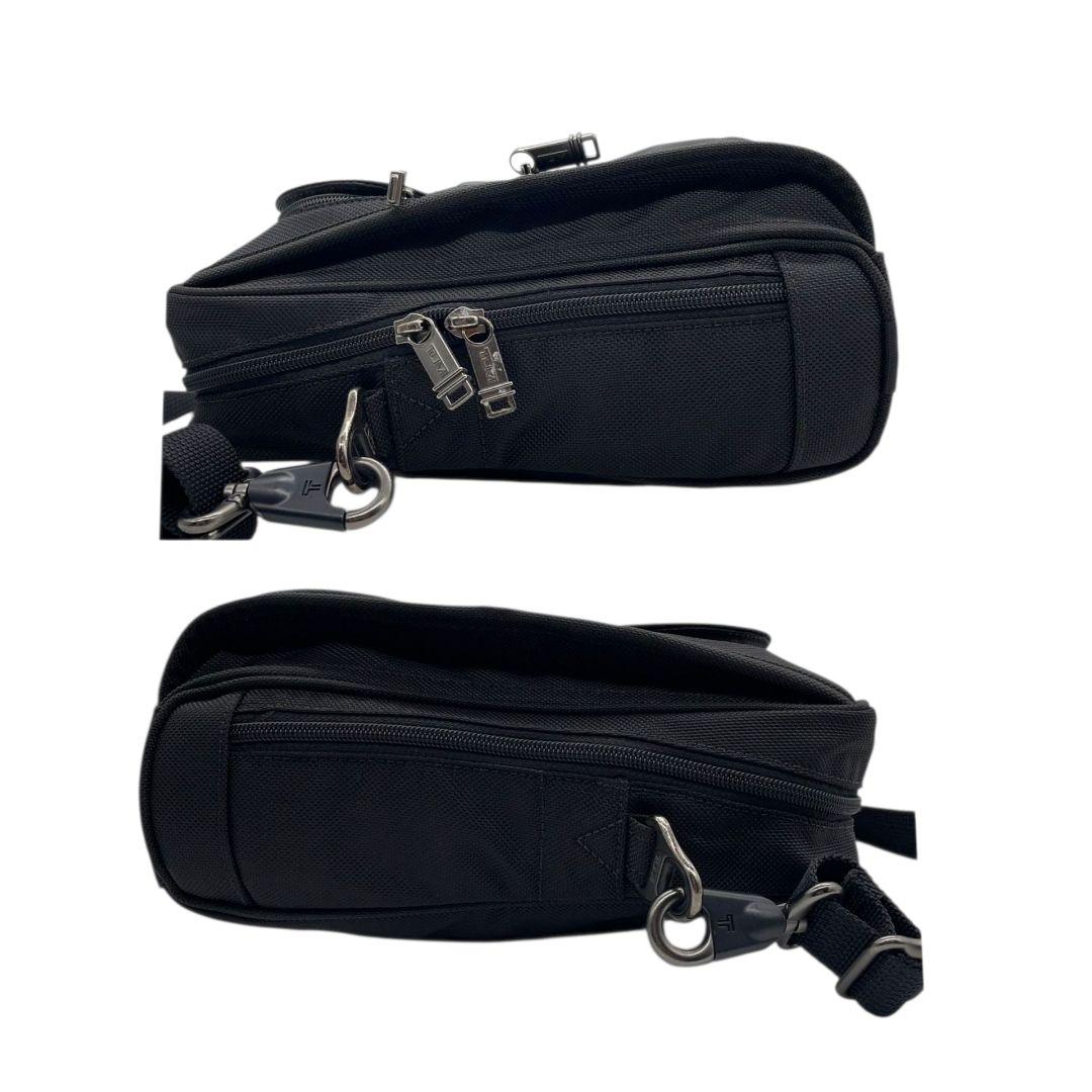 トゥミ ショルダーバッグ 黒 ロゴ 斜め掛け可 ビジネスバッグ キャンバス ブラック シルバー金具 メンズ TUMI T7 クロスボディ ナイロン風 軽量 通勤 通学 オシャレ