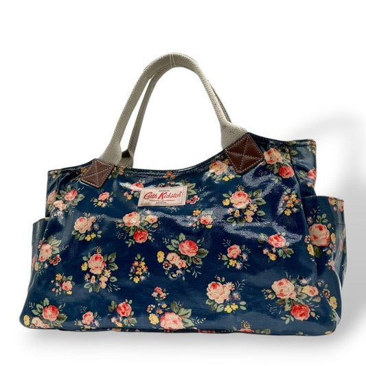 キャスキッドソン　トートバッグ　紺　花柄　総柄　ワンショル　エナメル　T4　ハンドバッグ　Cath Kidston　肩掛け可　肩かけ可　ロゴタグ　ネイビー　ブルー