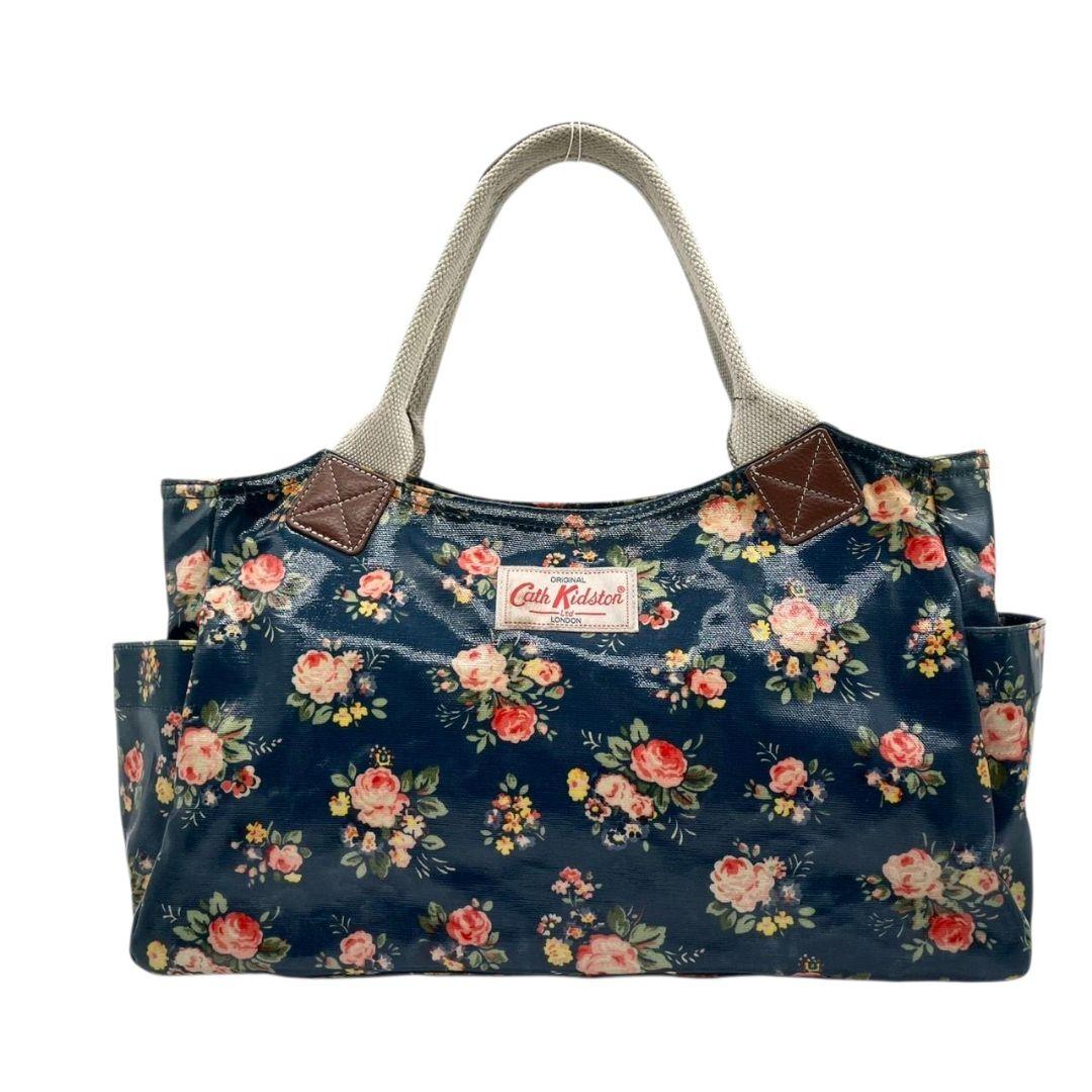 キャスキッドソン　トートバッグ　紺　花柄　総柄　ワンショル　エナメル　T4　ハンドバッグ　Cath Kidston　肩掛け可　肩かけ可　ロゴタグ　ネイビー　ブルー