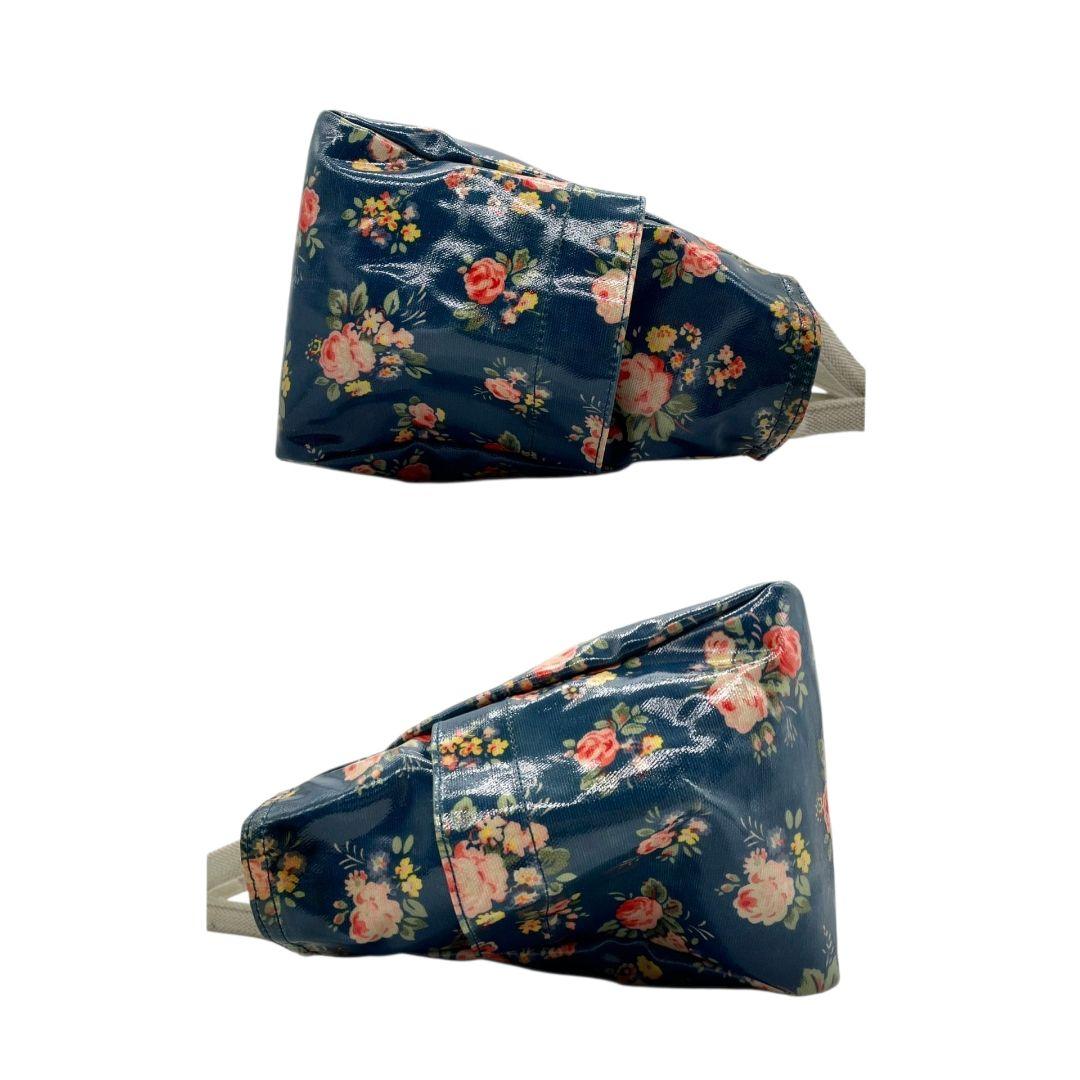 キャスキッドソン　トートバッグ　紺　花柄　総柄　ワンショル　エナメル　T4　ハンドバッグ　Cath Kidston　肩掛け可　肩かけ可　ロゴタグ　ネイビー　ブルー