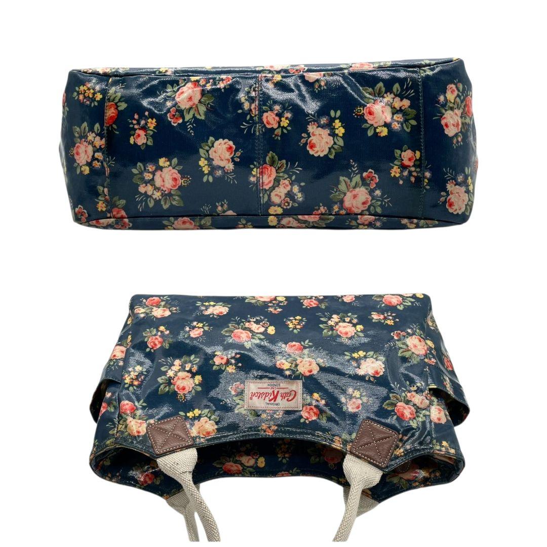 キャスキッドソン　トートバッグ　紺　花柄　総柄　ワンショル　エナメル　T4　ハンドバッグ　Cath Kidston　肩掛け可　肩かけ可　ロゴタグ　ネイビー　ブルー