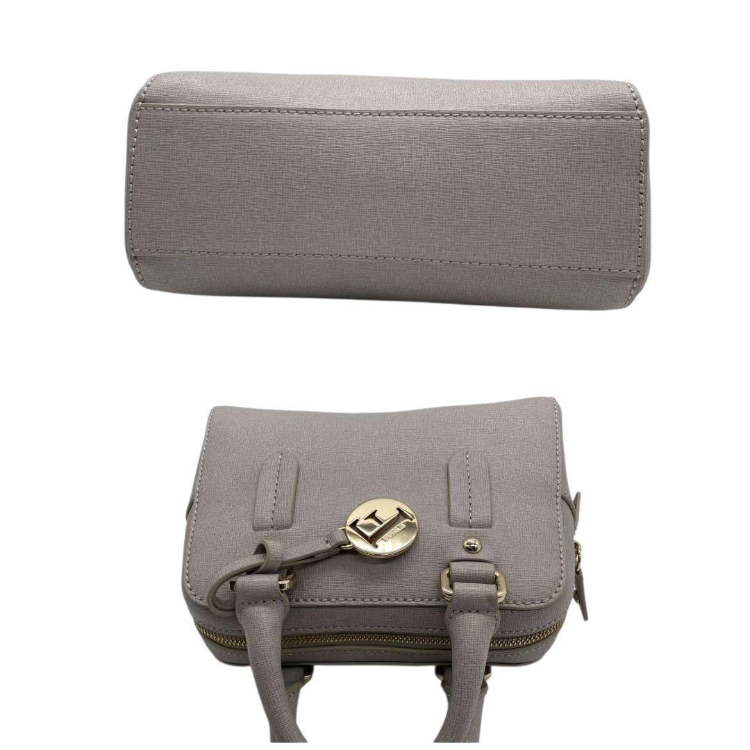 フルラ ハンドバッグ グレー グレージュ 2way ショルダーバッグ 斜め掛け可 トートバッグ レザー 本革 ゴールド金具 ロゴ チャーム付き FURLA 上品 おしゃれ 通勤 通学