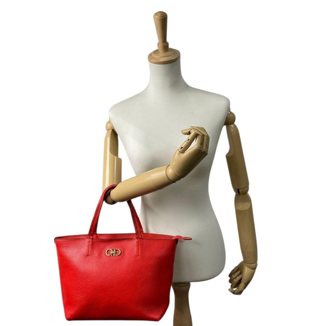 フェラガモ トートバッグ 赤 ダブルガンチーニ ゴールド金具 レザー ハンドバッグ 本革 レッド Salvatore Ferragamo s46