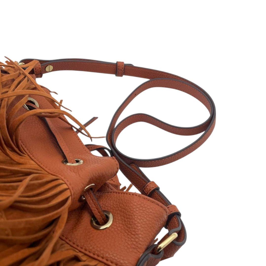 サマンサベガ ショルダーバッグ オレンジ ブラウン 茶 フリンジ 巾着 斜め掛け可 スウェード レザー 本革 ゴールド金具 チャーム付き ロゴ s16 Samantha Vega