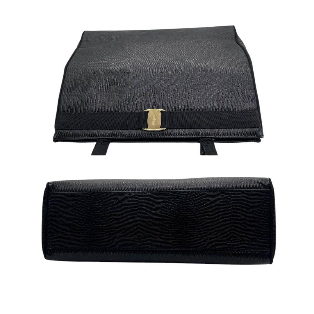 フェラガモ Salvatore Ferragamo トートバッグ 黒 ヴァラリボン レザー ワンショルダー 2530 A5 A4収納 自立可 ゴールド金具 肩掛け可 肩かけ可 本革 ブラック レディース
