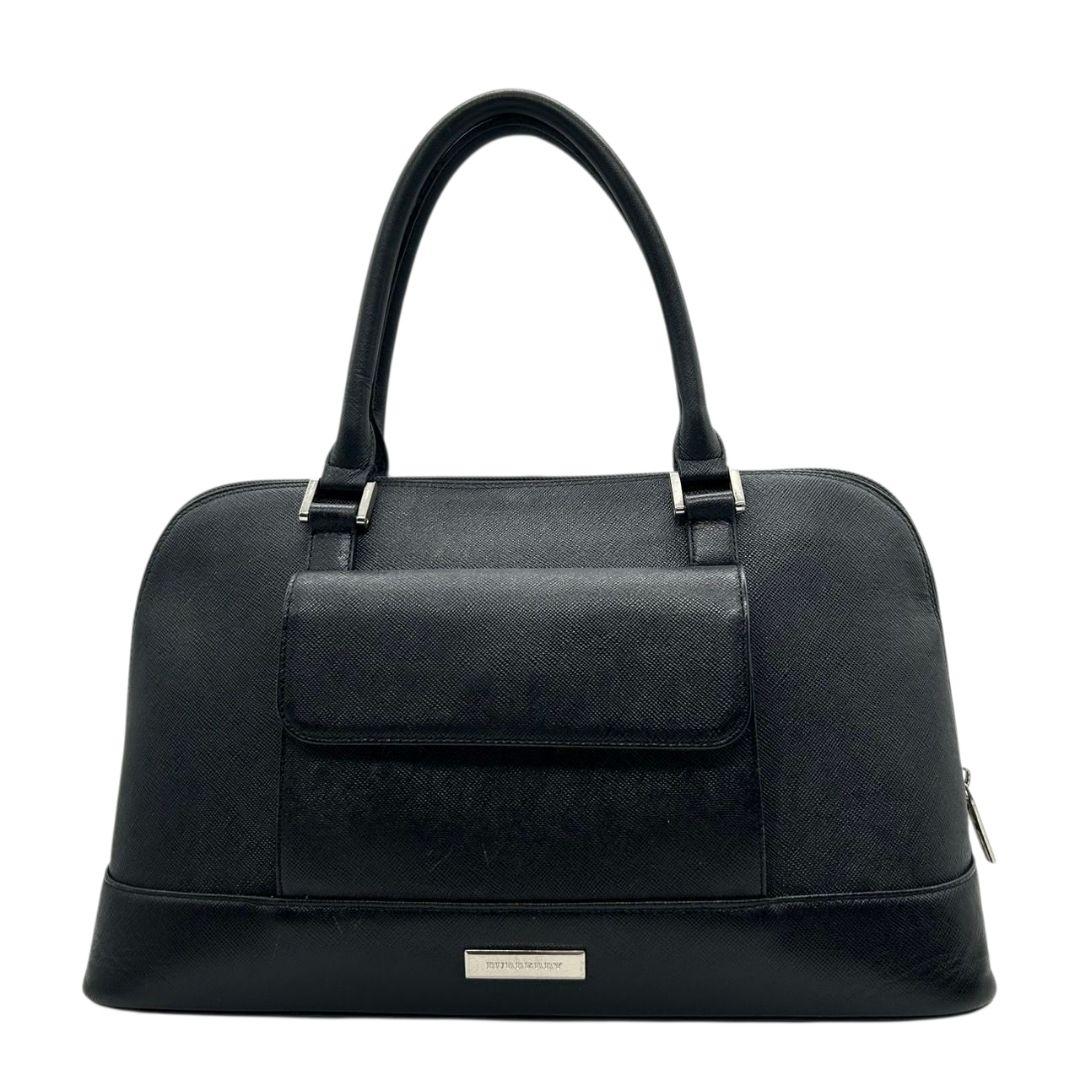 バーバリー　ハンドバッグ　黒　ロゴプレート　PVC　自立可　フラップ　C　トートバッグ　ブラック　シルバー金具　BURBERRY　上品　シンプル　高級感　本物保証　鑑定済　スピード発送